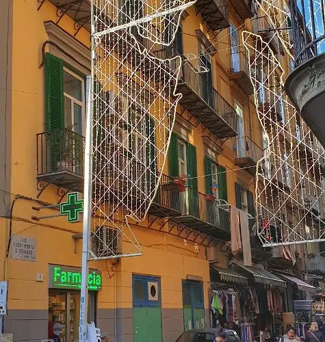 Alojamento de Acomodação e Pequeno-almoço Donna Anna Nápoles