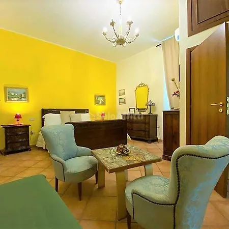 Donna Anna 3* נאפולי